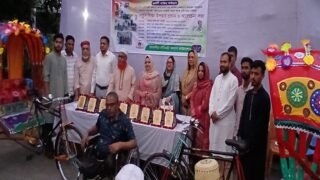 রহমানীয়া প্রতিবন্ধী কল্যাণ ফাউন্ডেশনের রিকশা বিতরণ