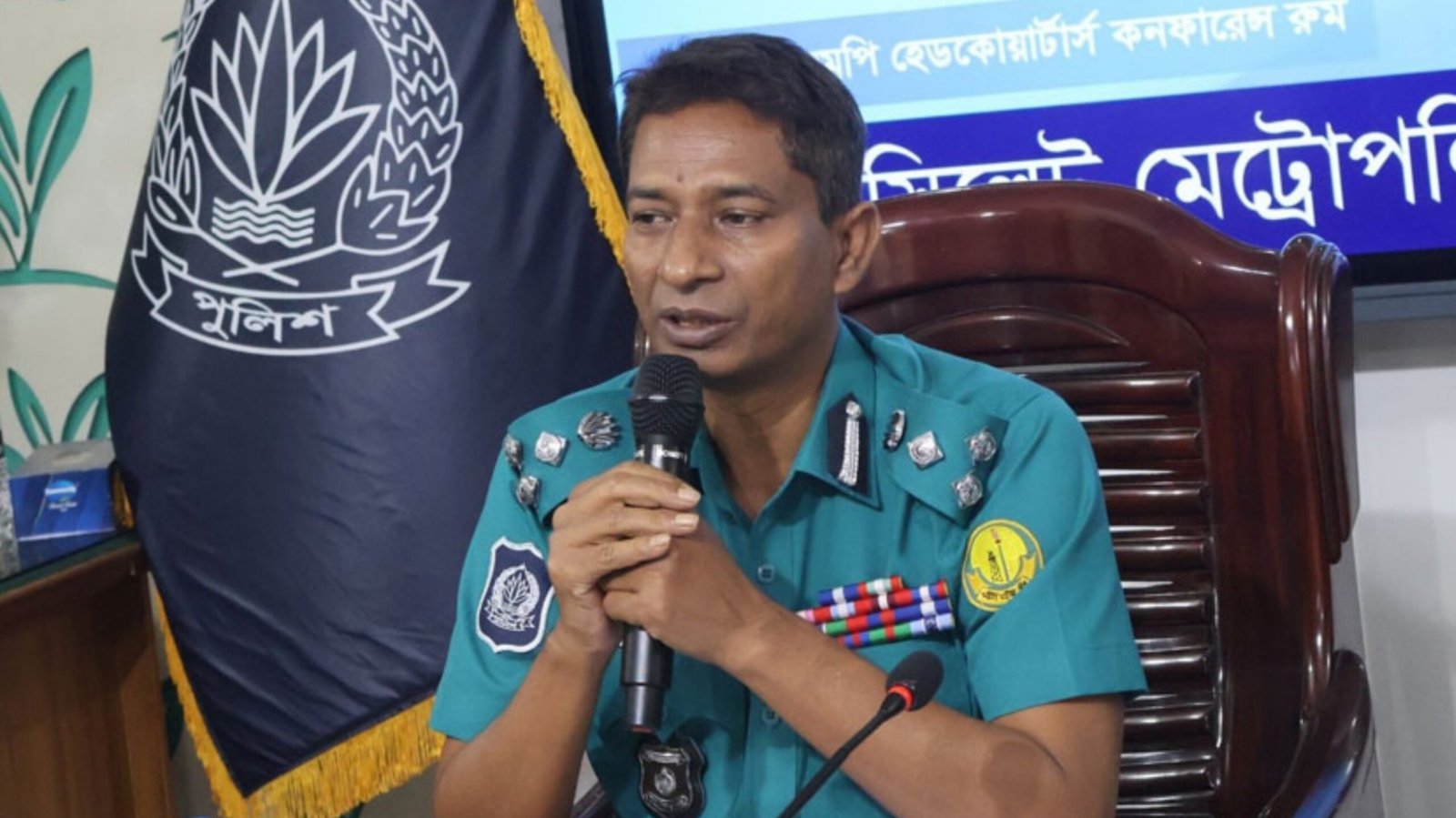 Read more about the article ঈদুল আজহার দীর্ঘ ছুটিতে নগরবাসীর নিরাপত্তা নিশ্চিতে বিশেষ উদ্যোগ নিয়েছে সিলেট মহানগর পুলিশ।
