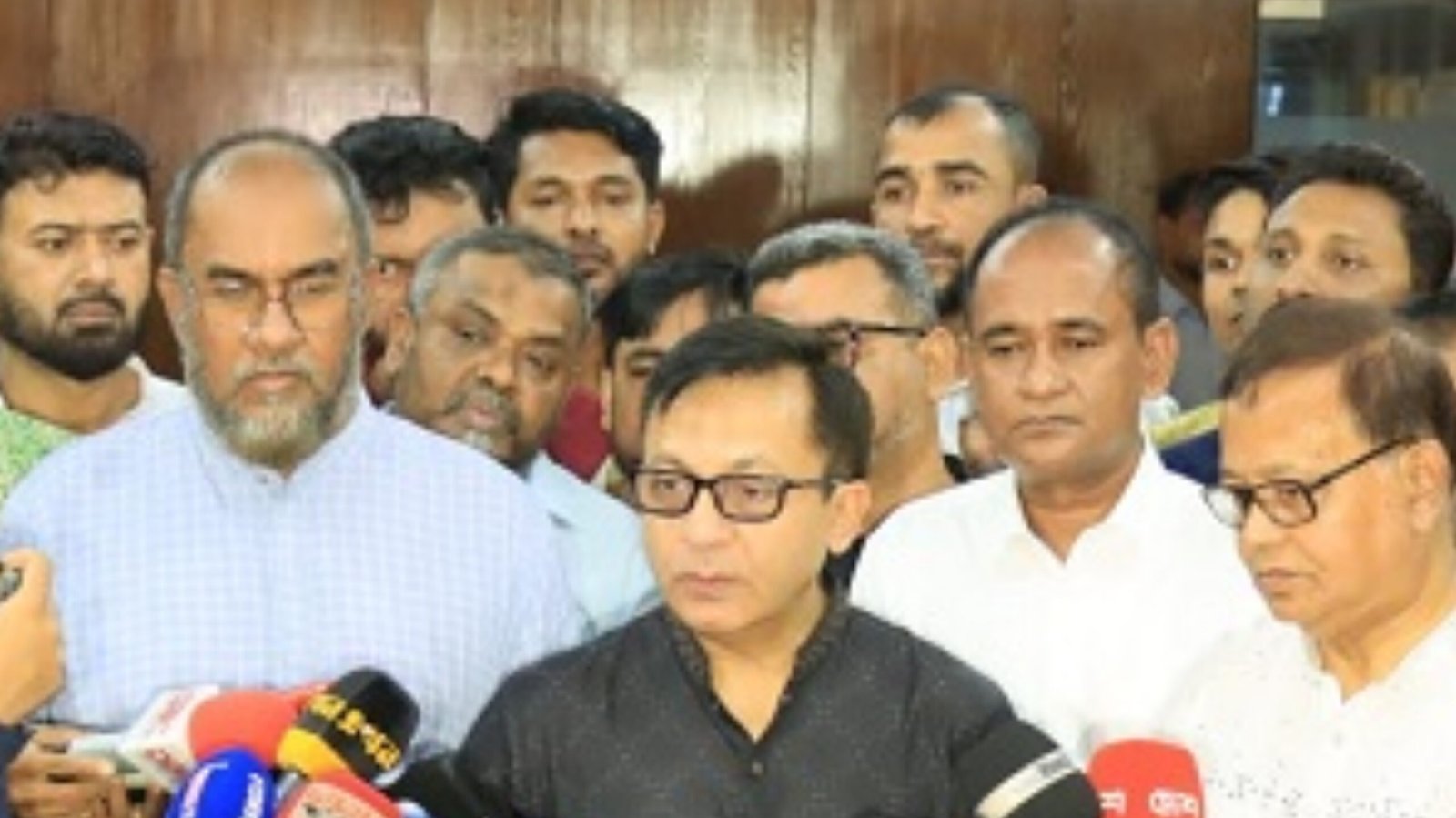 Read more about the article সিলেটের যোগাযোগ ব্যবস্থায় সুখবর দিলেন বাণিজ্যমন্ত্রী মুক্তাদির