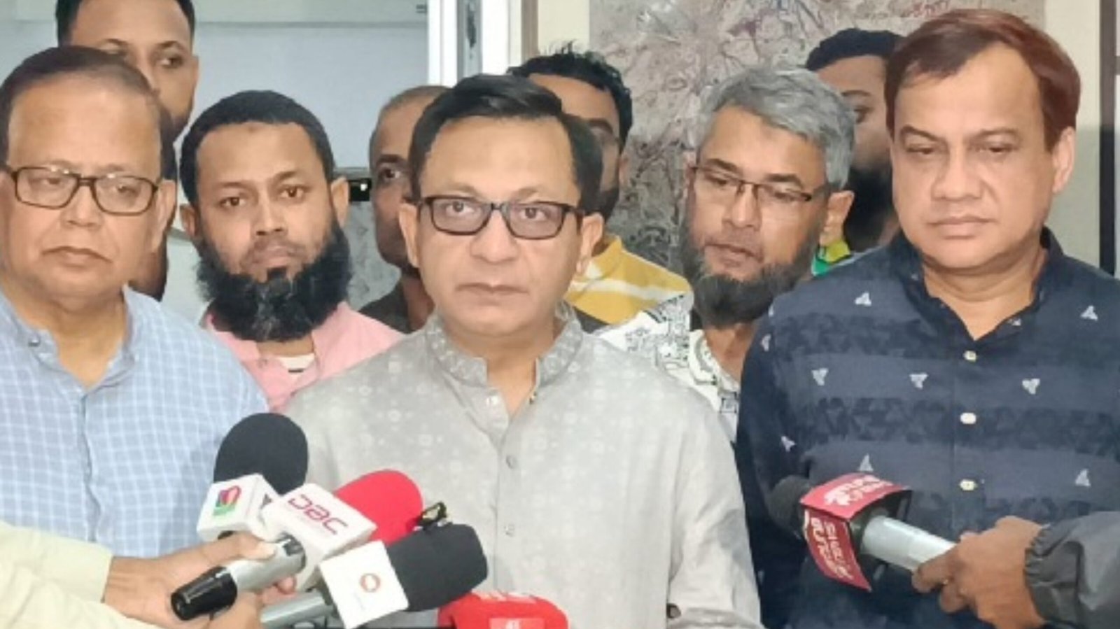 Read more about the article ​ন্যায্য মূল্য না পেলে চামড়া খাতে সরকার হস্তক্ষেপ করবে: বাণিজ্যমন্ত্রী