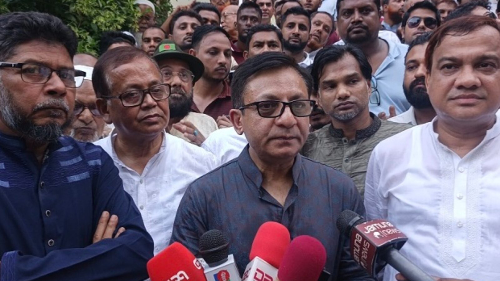 Read more about the article প্রত্যাশা ছাড়িয়েছে চামড়া সংরক্ষণ, গতি না ফিরলে ওয়েট ব্লু রপ্তানির অনুমতি: শিল্প ও বাণিজ্য মন্ত্রী