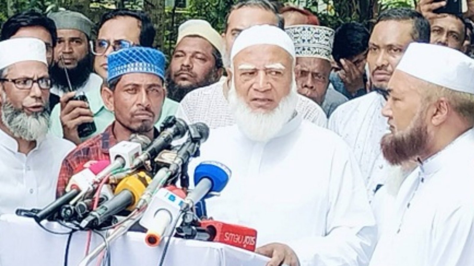 Read more about the article ​”দেশ ভালো নেই, স্রোতের বিপরীতে লড়াই করে যাবো” — সিলেটে ডা. শফিকুর রহমান
