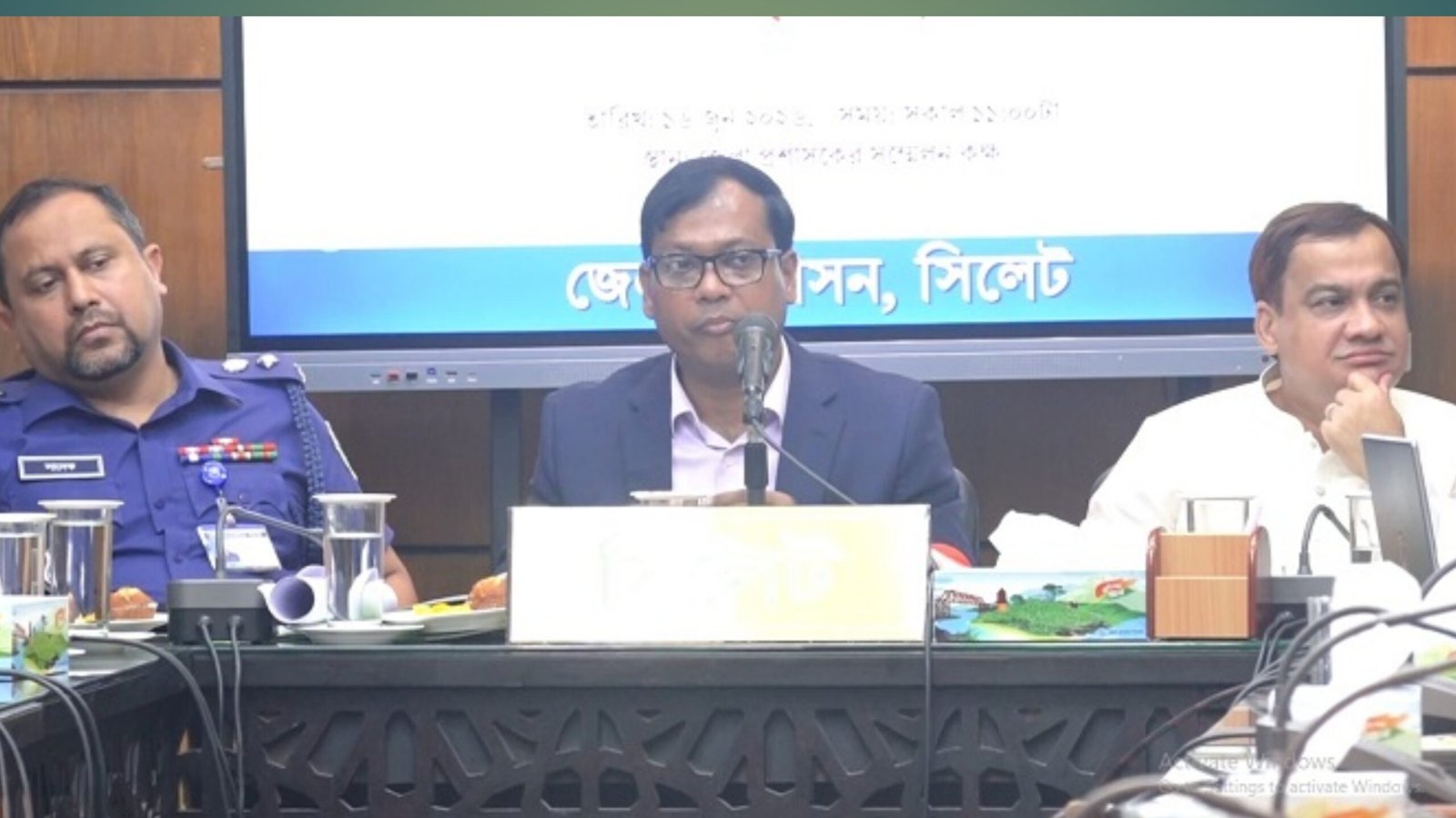 Read more about the article ​হযরত শাহজালাল (রহ.) মাজারকে আন্তর্জাতিক মানের কমপ্লেক্স করা হবে: জেলা প্রশাসক