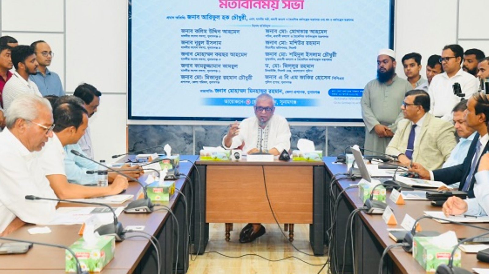 Read more about the article ​অবৈধ বিদেশে যাত্রা বন্ধে দালালদের গ্রেপ্তারের নির্দেশ: প্রবাসী কল্যাণ মন্ত্রীর