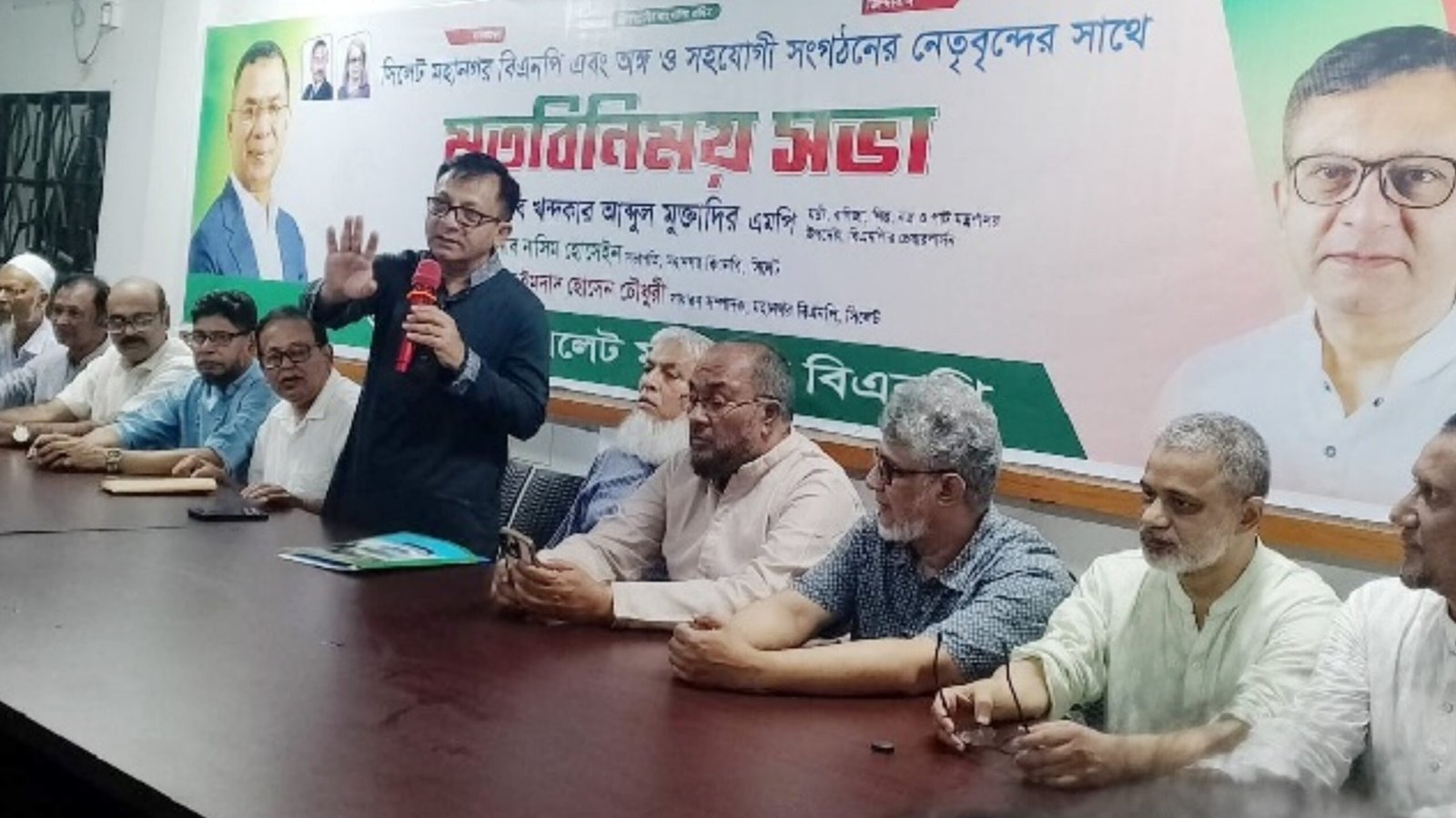Read more about the article তৃণমূলকে সুসংগঠিত করার তাগিদ বাণিজ্যমন্ত্রীর
