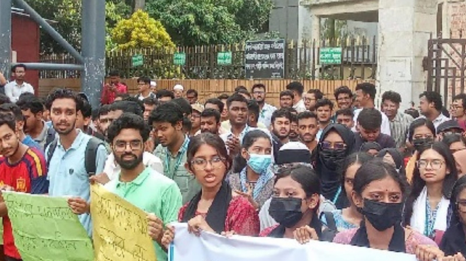 Read more about the article শাবিপ্রবির অধিভুক্তির দাবিতে সিলেট ইঞ্জিনিয়ারিং কলেজ শিক্ষার্থীদের বিক্ষোভ